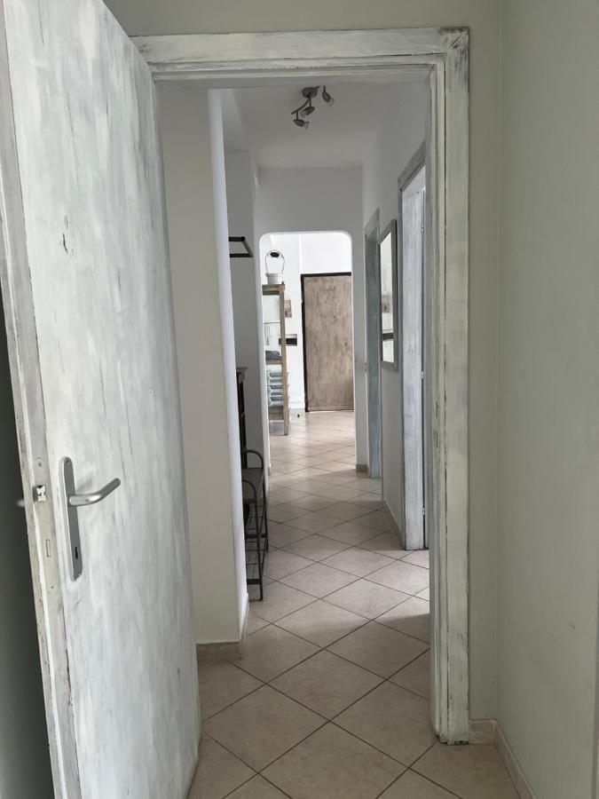 Airport Apartment Alloggio Turistico T&C Фьюмичино Экстерьер фото